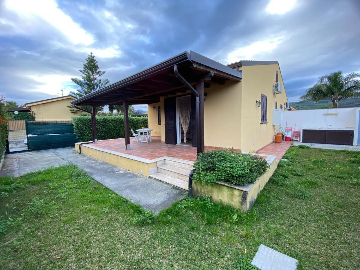 Villa Indipendente Le Coccinelle Beach Mare Piscina A 250 Mt Dal Mare Con Servizio Di Piscina A 400 Mt 12 K Da Cefalu Campofelice Di Roccella Bagian luar foto