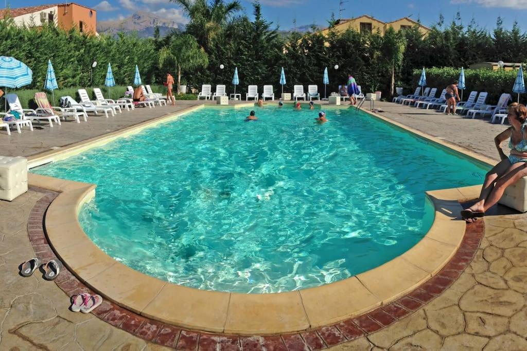 Villa Indipendente Le Coccinelle Beach Mare Piscina A 250 Mt Dal Mare Con Servizio Di Piscina A 400 Mt 12 K Da Cefalu Campofelice Di Roccella Bagian luar foto